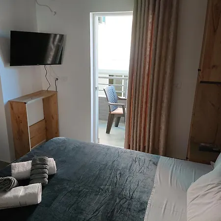 Kostian * Sarandë